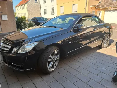 Gebraucht Mercedes E200 184 PS (135 kW) 2012 Schwarz Cabrio