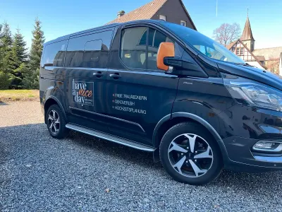 Gebraucht Ford Tourneo Active 150 PS (110 kW) 2022 Schwarz Van / Kleinbus