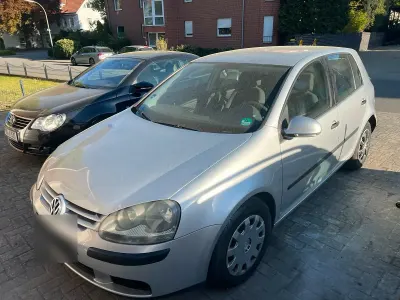 Usata VW Golf IV 75 CV (55 kW) 2005 Argento Berlina