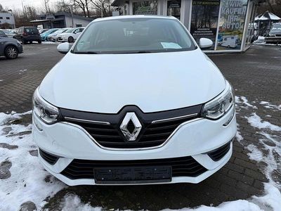 Gebraucht Renault Mégane GrandTour Life 101 PS (74 kW) 2017 Weiß Kombi