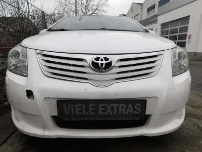 Gebraucht Toyota Avensis Executive 150 PS (110 kW) 2011 Weiß Kombi