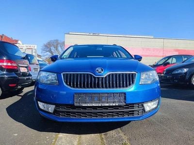 Gebraucht Skoda Octavia Ambition 140 PS (102 kW) 2015 Blau Kleinwagen