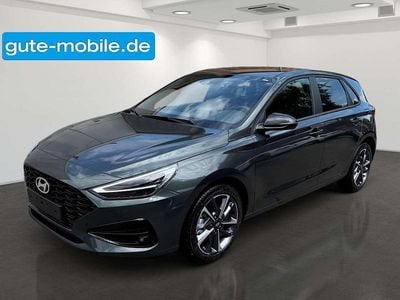 Neu Hyundai i30 Advantage 101 PS (74 kW) 2025 Cypress green / mic Limousine