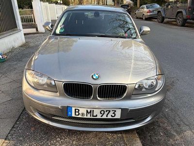 Gebraucht BMW 118 Sport Line 143 PS (105 kW) 2011 Grau Kleinwagen