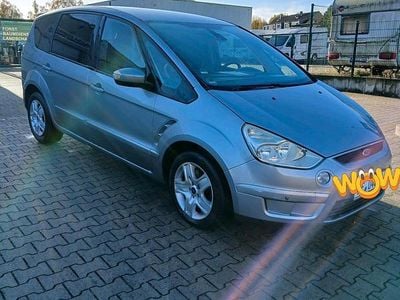 Grau Gebraucht 2008 Ford S-MAX Van / Kleinbus | 2.450 € (Fairer Preis)