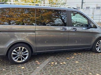 Usata Mercedes V300 Edition 237 CV (174 kW) 2023 Grigio Monovolume