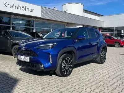 Gebraucht Toyota Yaris Connect Style 116 PS (85 kW) 2022 Nachtblau mica metallic Kleinwagen
