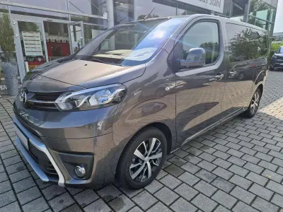 Gebraucht Toyota Proace Verso Team 177 PS (130 kW) 2023 Dark grey Kombi