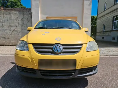 Gebraucht VW Fox 54 PS (39 kW) 2006 Gelb Kleinwagen