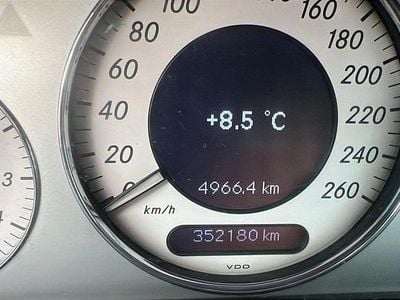 Gebraucht Mercedes E220 Avantgarde 150 PS (110 kW) 2005 Schwarz Kombi