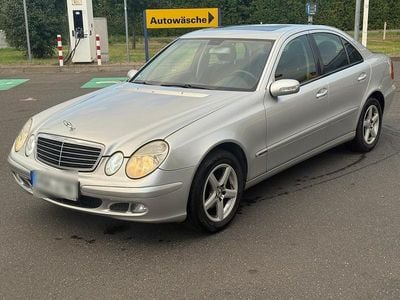 Mercedes E200
