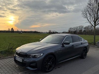 Gebraucht BMW 330e M Sport 292 PS (214 kW) 2019 Grau Limousine