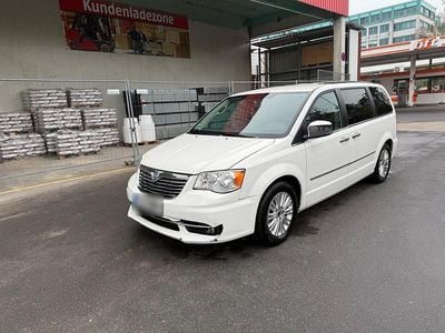 Usata Chrysler Voyager 163 CV (119 kW) 2012 Bianco Monovolume