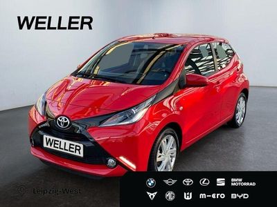 Gebraucht Toyota Aygo X-play 69 PS (50 kW) 2017 Rot Kleinwagen
