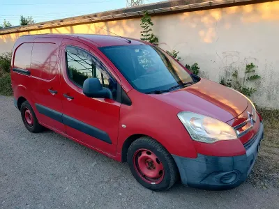 Gebraucht Citroën Berlingo 90 PS (66 kW) 2011 Rot Van / Kleinbus