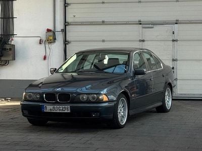 BMW 323