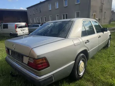 Gebraucht Mercedes 200 75 PS (55 kW) 1993