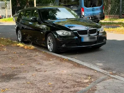 Gebraucht BMW 318 143 PS (105 kW) 2008 Schwarz Kombi