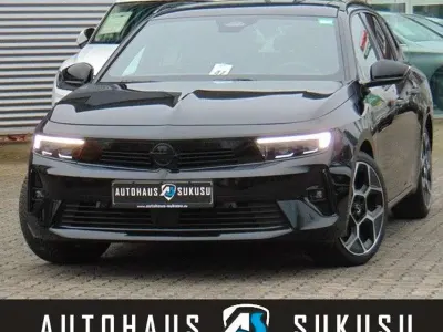 Gebraucht Opel Astra Ultimate 131 PS (96 kW) 2024 Schwarz Kombi