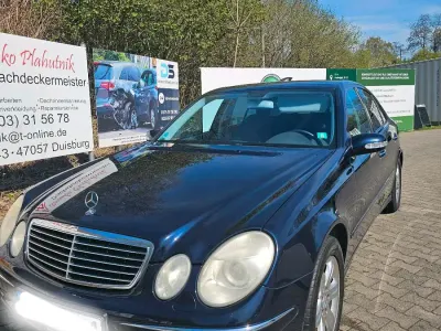 Gebraucht Mercedes E240 177 PS (130 kW) 2004 Blau Limousine