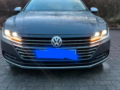 Gebraucht VW Arteon 150 PS (110 kW) 2019 Grau Kleinwagen
