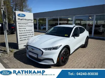 Usata Ford Mustang Mach-E Basis 197 kW (269 CV) 2022 Bianco SUV