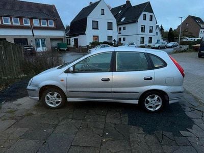Nissan Almera Tino