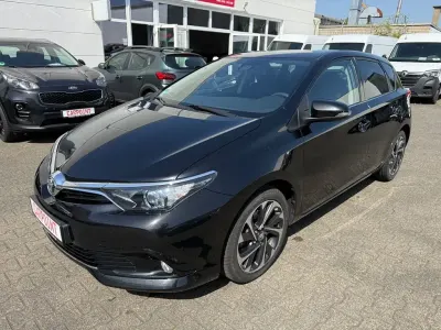 Gebraucht Toyota Auris Design 116 PS (85 kW) 2015 Schwarz Limousine