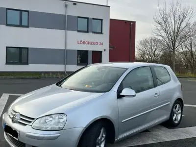 Gebraucht VW Golf V 101 PS (74 kW) 2006 Silber Kleinwagen