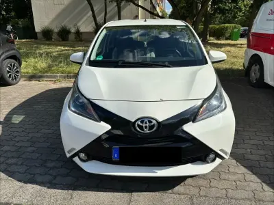 Gebraucht Toyota Aygo X-play 72 PS (52 kW) 2017 Weiß Kleinwagen