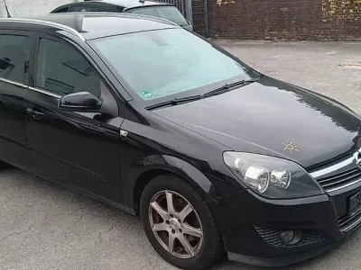 Gebraucht Opel Astra Sport 125 PS (91 kW) 2009 Schwarz Limousine