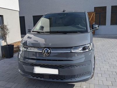 Gebraucht VW Multivan Life 218 PS (160 kW) 2022 Grau Van