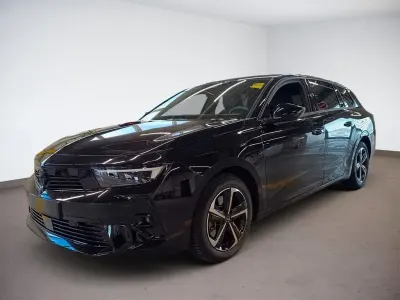 Gebraucht Opel Astra 131 PS (96 kW) 2024 Schwarz Kleinwagen