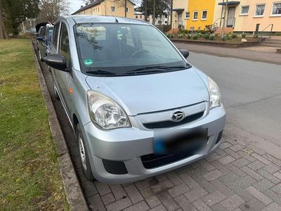 Gebraucht Daihatsu Cuore 69 PS (50 kW) 2010 Silber Kleinwagen