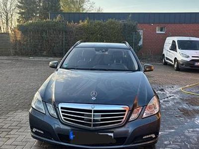 Gebraucht Mercedes E250 204 PS (150 kW) 2009 Grau Kombi