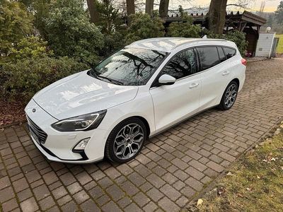 Weiß Gebraucht 2019 Ford Focus Titanium Kombi | 10.950 € (Fairer Preis)