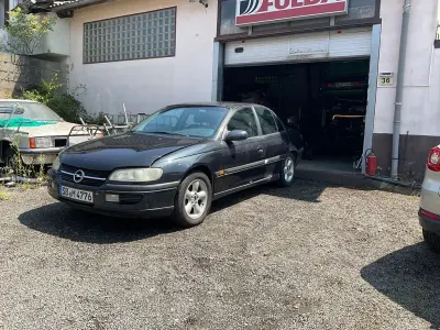 Gebraucht Opel Omega 116 PS (85 kW) 2000 Grün Limousine