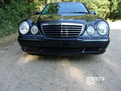 Gebraucht Mercedes E320 Avantgarde 224 PS (164 kW) 1999 Schwarz Limousine