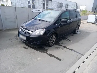 Gebraucht Opel Zafira 110 PS (80 kW) 2010 Schwarz Van / Kleinbus