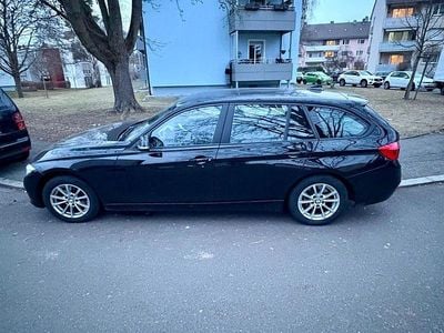 Schwarz ii Gebraucht 2017 BMW 318 Advantage Kombi | 8.888 € (Fairer Preis)