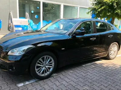 Gebraucht Infiniti M35h 364 PS (267 kW) 2014 Schwarz Limousine