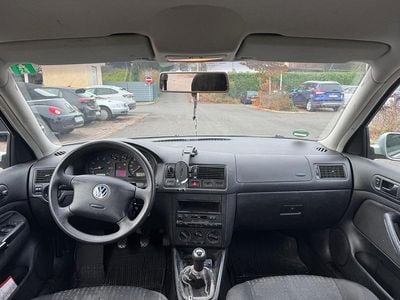 Grau Gebraucht 2002 VW Golf IV Kleinwagen | 1.999 € (Fairer Preis)