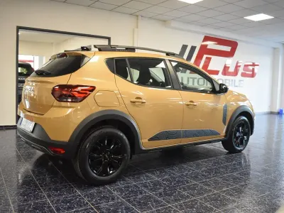 Neu Dacia Sandero Extreme 91 PS (66 kW) 2025 Safari beige Limousine