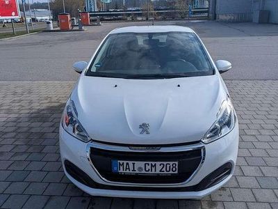 Usata Peugeot 208 Active 82 CV (60 kW) 2017 Bianco Utilitaria