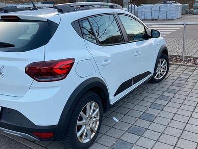 Gebraucht Dacia Sandero Stepway 101 PS (74 kW) 2022 Weiß Limousine