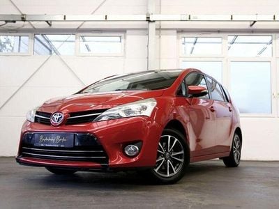 Gebraucht Toyota Verso Life 132 PS (97 kW) 2013 Rot Van / Kleinbus