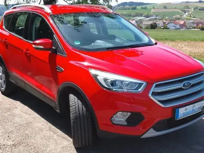Gebraucht Ford Kuga Cool & Connect 150 PS (110 kW) 2017 Rot SUV