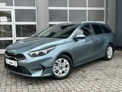 Gebraucht Kia Ceed Sportswagon 140 PS (102 kW) 2025 Yucca steel gray Kombi