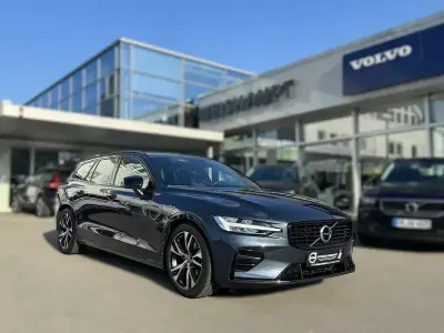 Gebraucht Volvo V60 R-Design 197 PS (144 kW) 2022 Denim blue / Kombi
