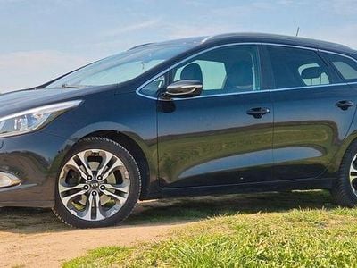 Gebraucht Kia Ceed Sportswagon Spirit 128 PS (94 kW) 2015 Schwarz Kombi